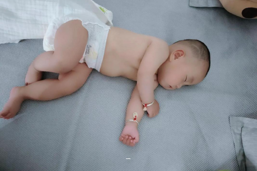 金坛怀孕肚子撑的难受